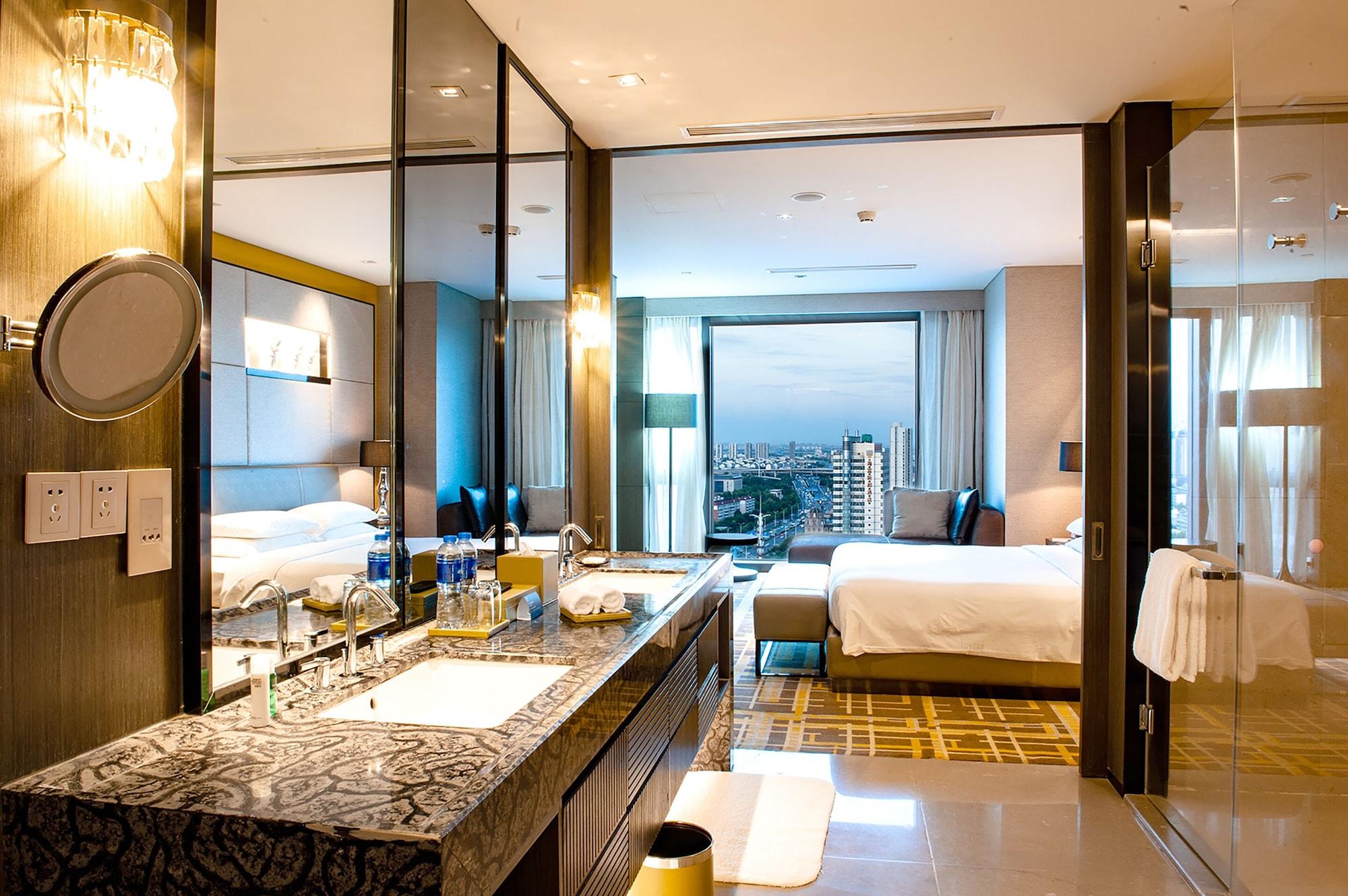 Hyatt Regency Tianjin East Hotel Екстериор снимка