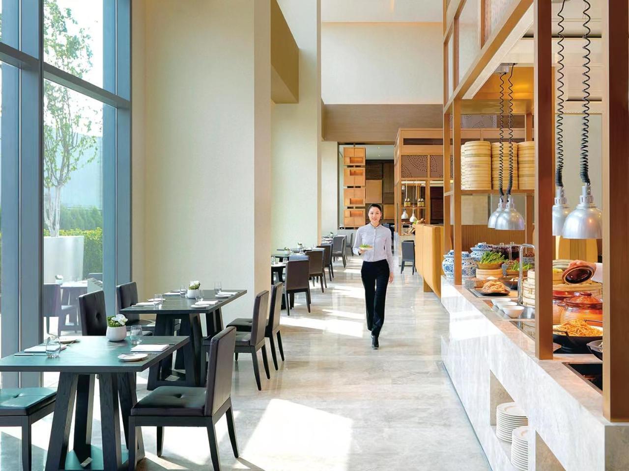Hyatt Regency Tianjin East Hotel Екстериор снимка