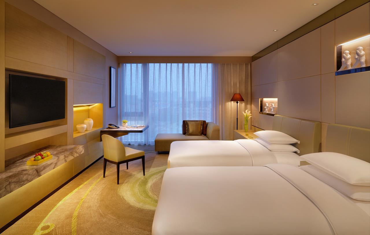 Hyatt Regency Tianjin East Hotel Екстериор снимка